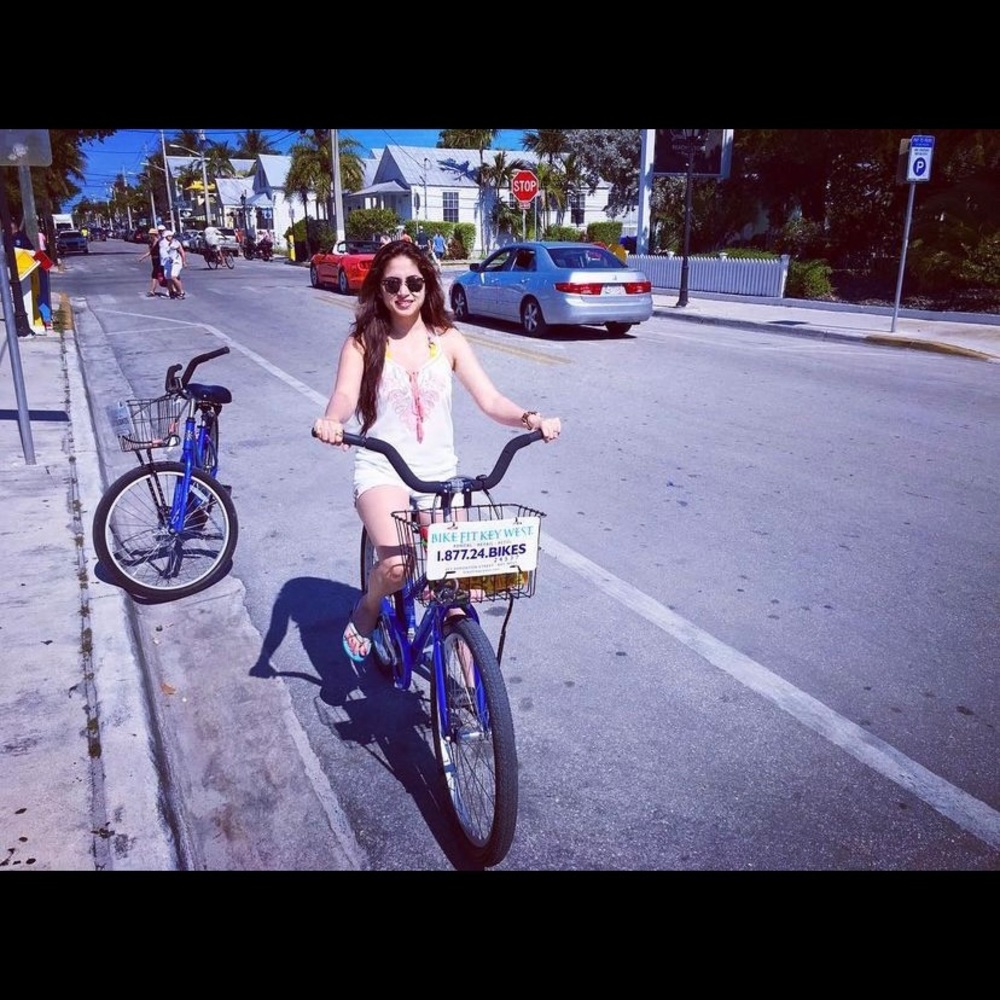 🚲 Gorgeous Bicycle Necklace (Pendant & Chain) - Picture 7 of 8